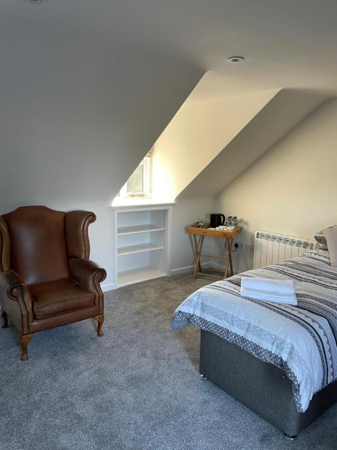 The New Wheel Inn Lymington Extérieur photo