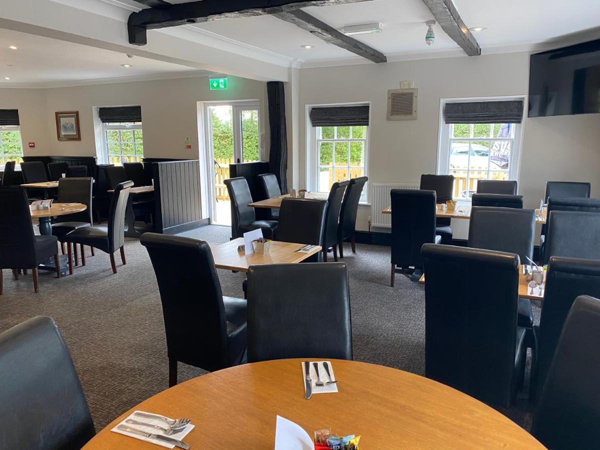 The New Wheel Inn Lymington Extérieur photo