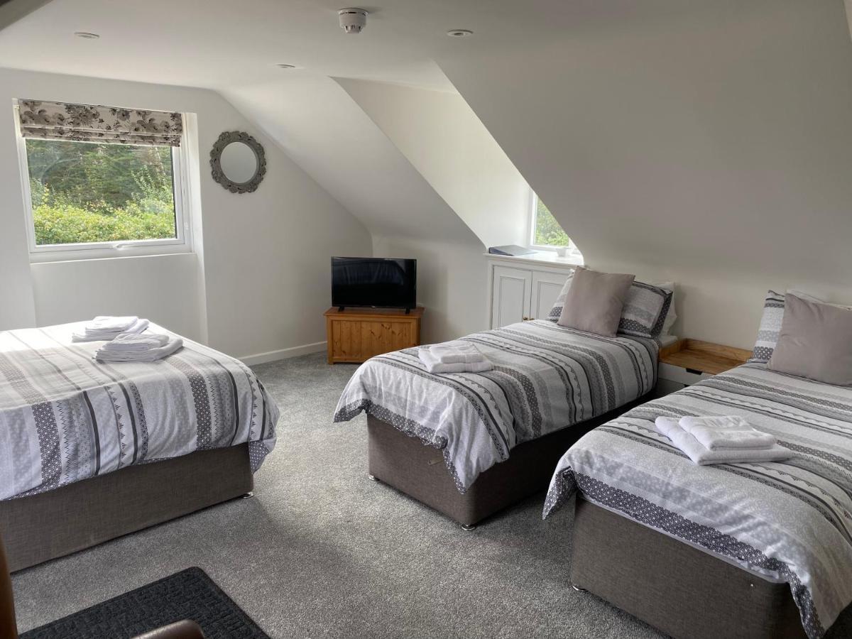 The New Wheel Inn Lymington Extérieur photo