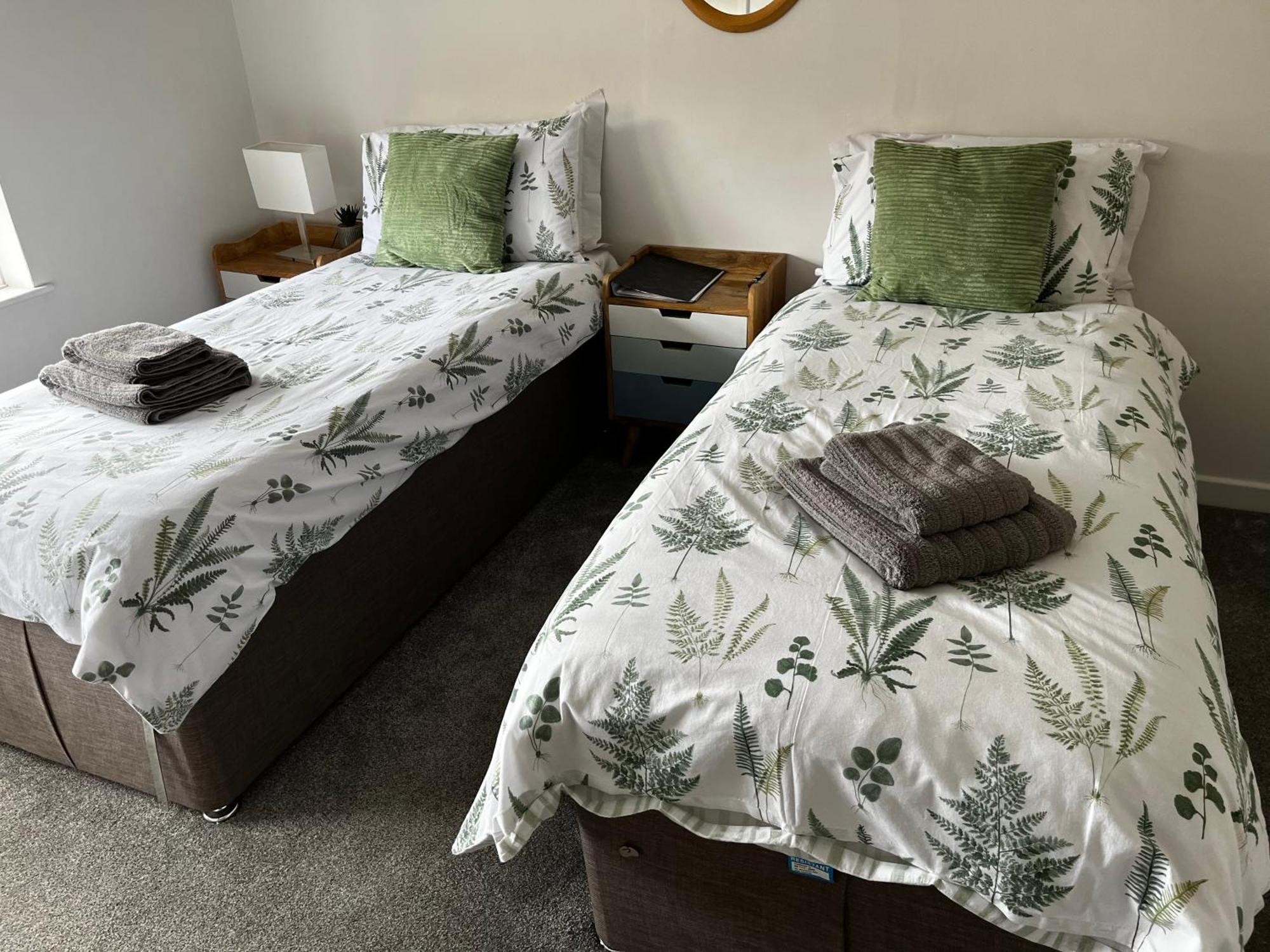The New Wheel Inn Lymington Extérieur photo