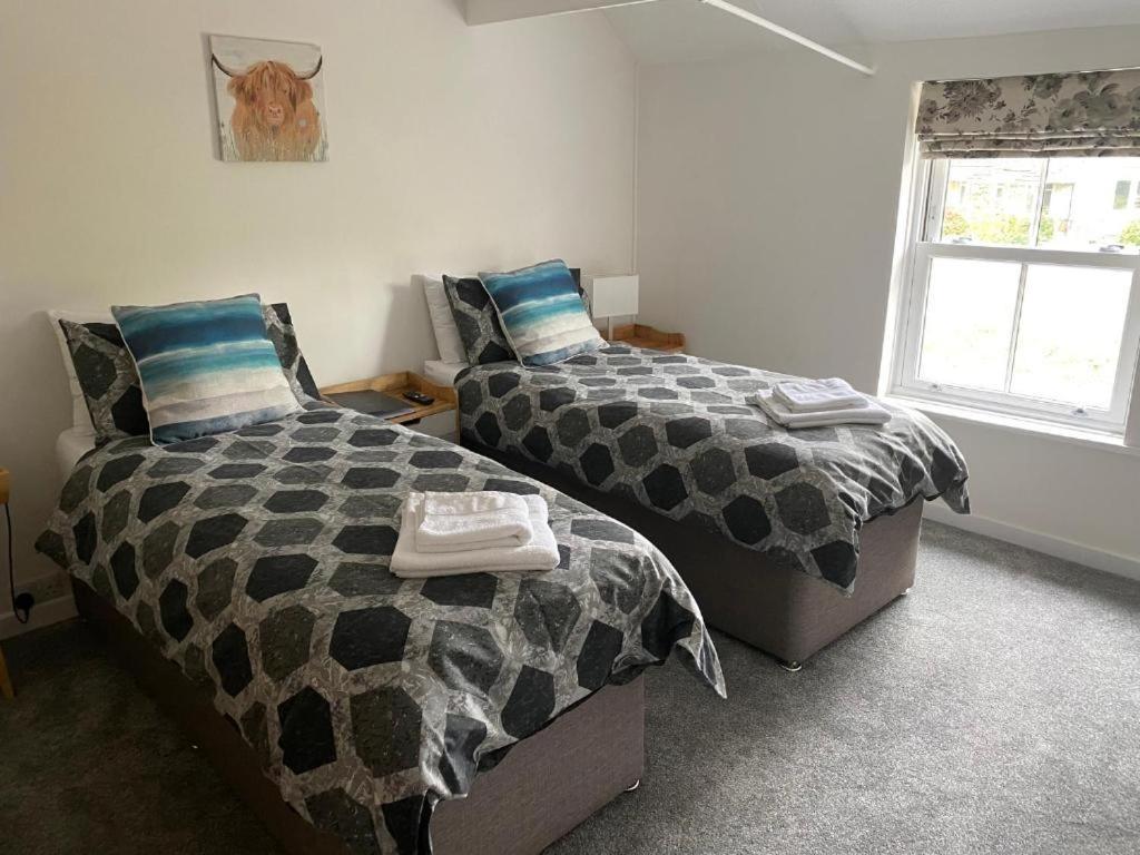 The New Wheel Inn Lymington Extérieur photo
